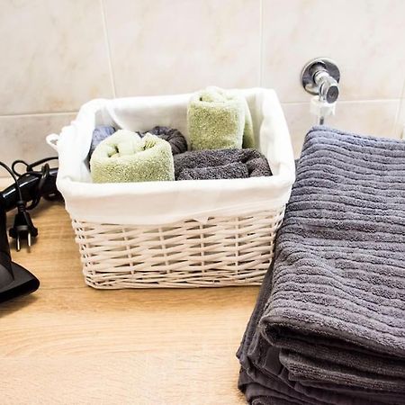 Newly Renovated-City Center Apartment Athens Luaran gambar